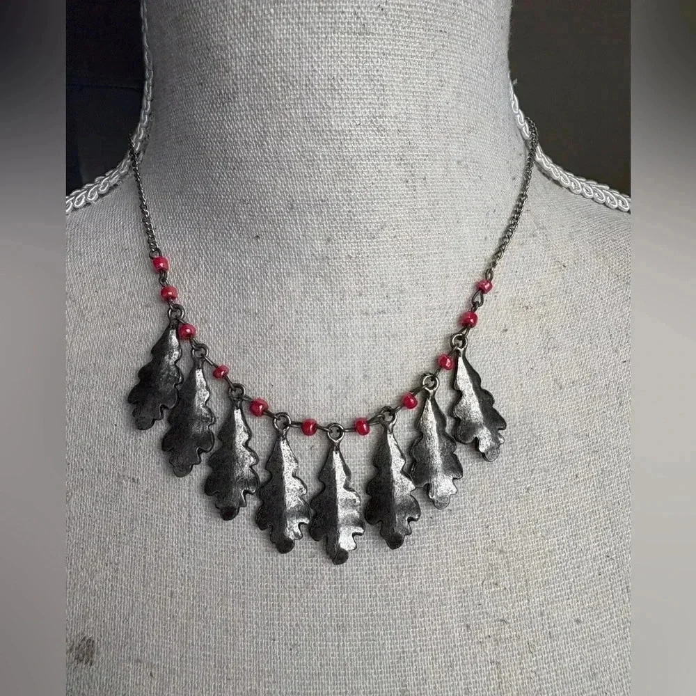 Pretty metal beaded necklace - Picture 3 of 4